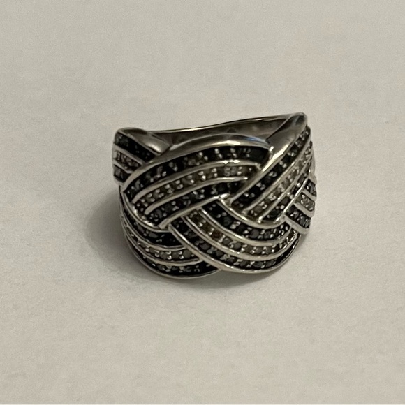 Black and white diamond band size 6, fits size 5.5. - Picture 2 of 10